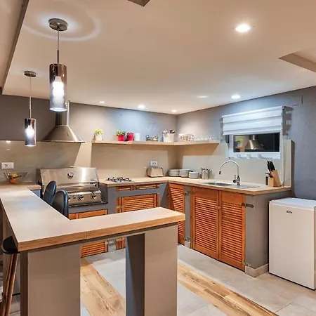 아파트 Modernly Decorated House In
